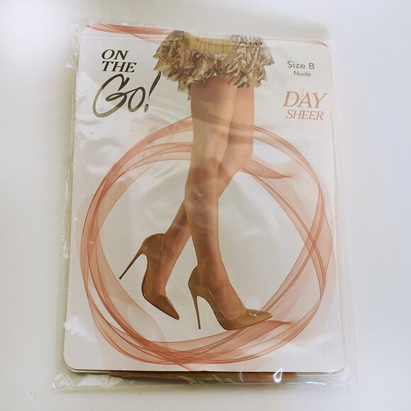 4/$20 ON THE GO Pantyhose Nude Day Sheer Invisible Reinforced Toe / Size B - Picture 1 of 2